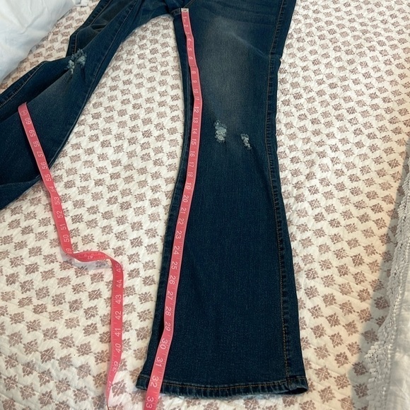 NWT Kendall & Kylie Kurvy Mid-rise Baby Boot Jean Size 9/10 Color Pasadena - Picture 13 of 14